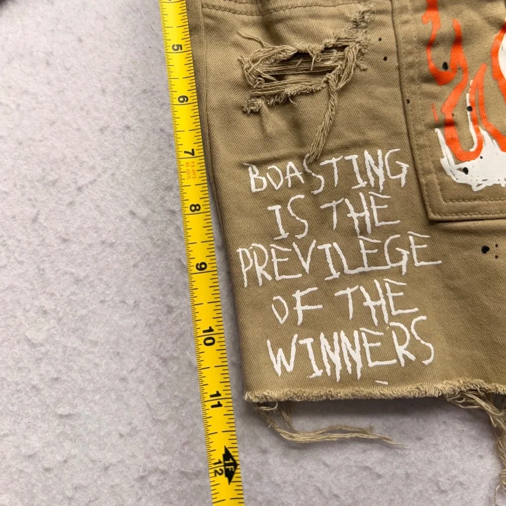 Smoke Rise DNM CO Mens Graffiti Distressed Cargo Shorts Tan Khaki Size 32 SR91